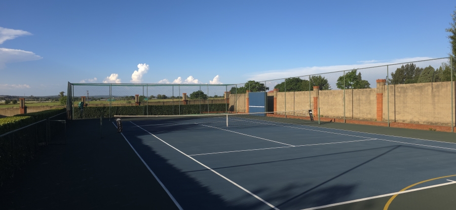 5 Bedroom Property for Sale in Grimbeeck Park North West